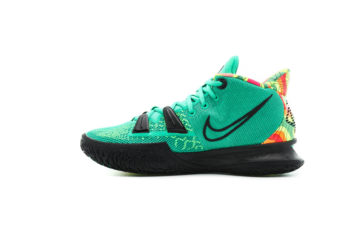 Kyrie green sale and black shoes